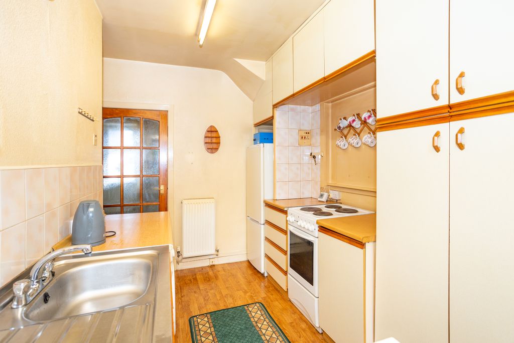 Property photo 3 of 36 Kitchen