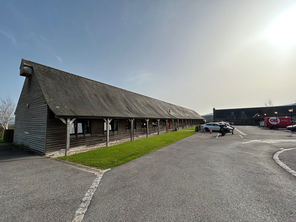 Property photo 1 of 8 Photo 6