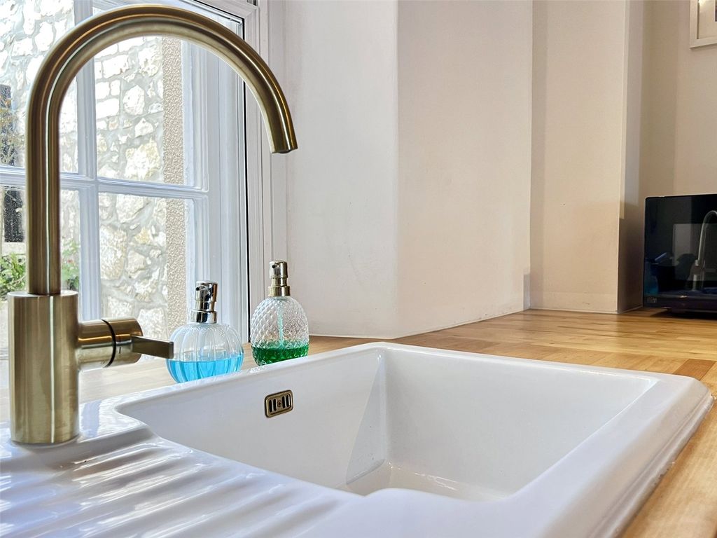 Additional image 27 of 5 bed terraced house for saleFortuneswell, Portland, Dorset DT5