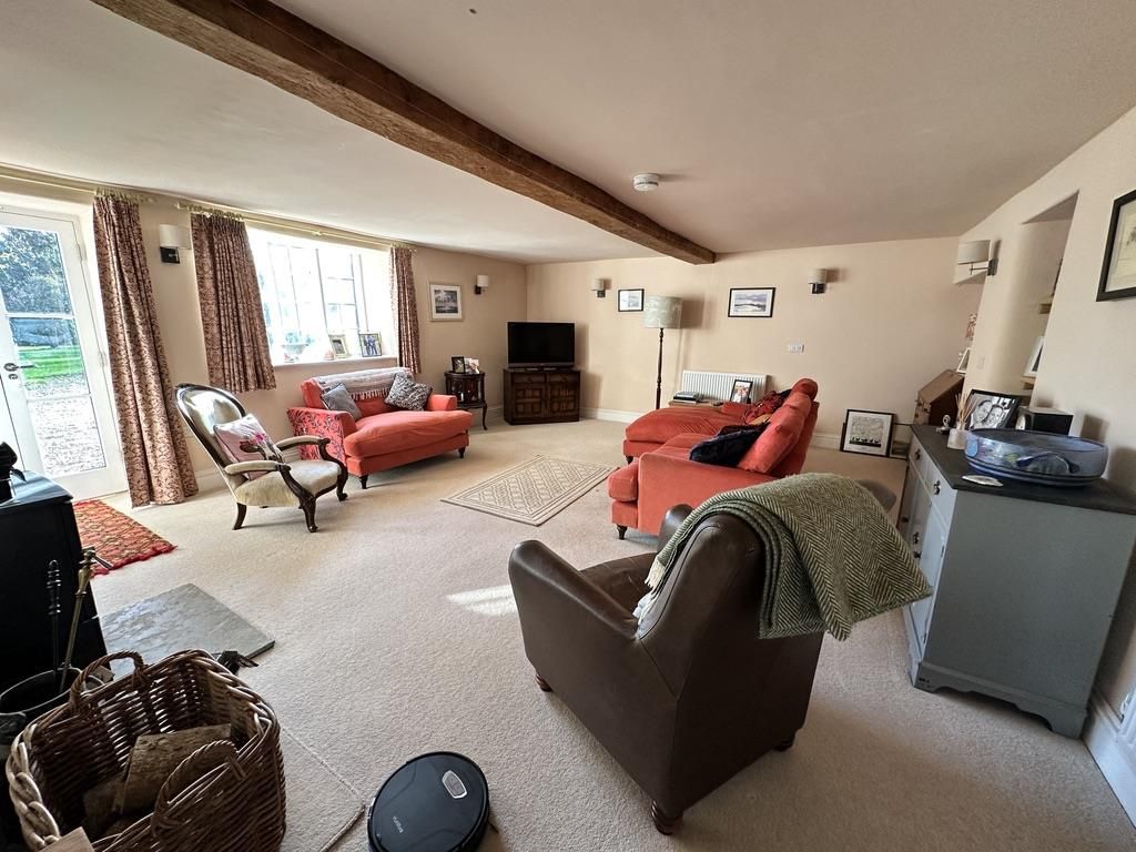 Property photo 3 of 31 84D1E3Ca-111D-4B8A-Bffc-Bc30784C6403_1_105_c.Jpeg