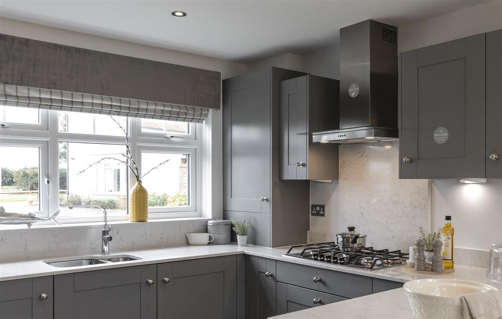 Property photo 3 of 6 Ivy Kitchen.Jpg