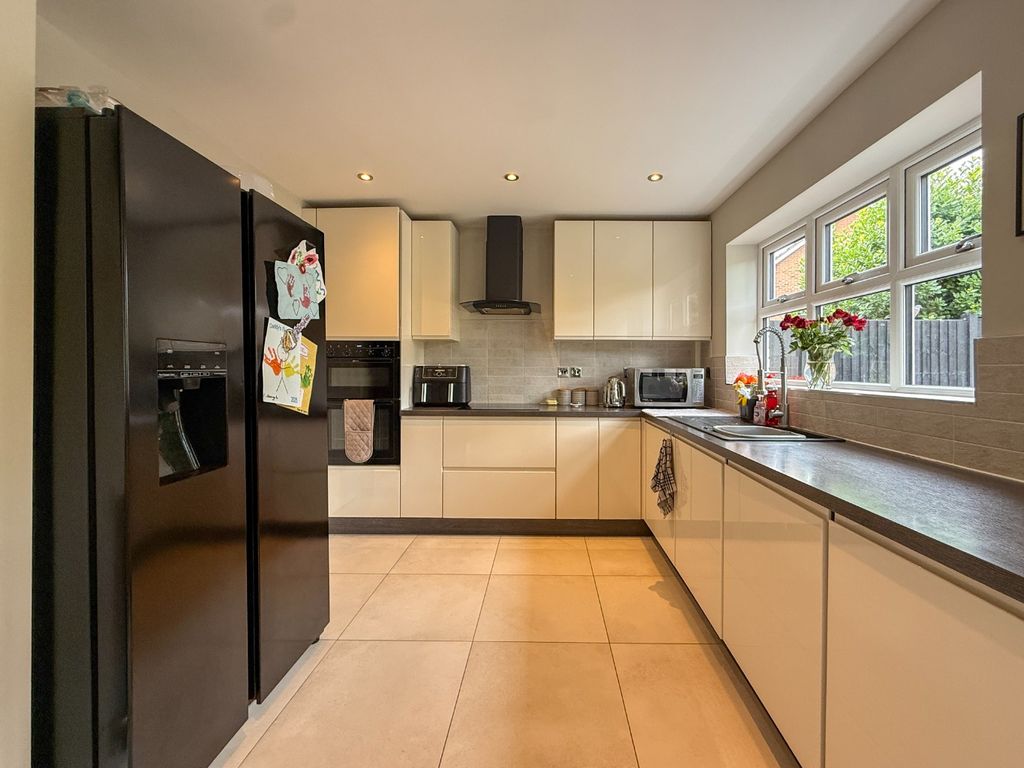 Property photo 2 of 31 4352662