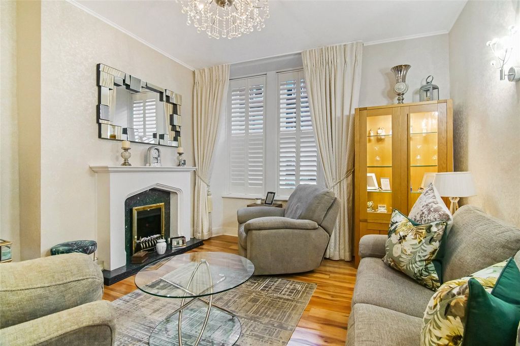 Property photo 2 of 15 Living Room