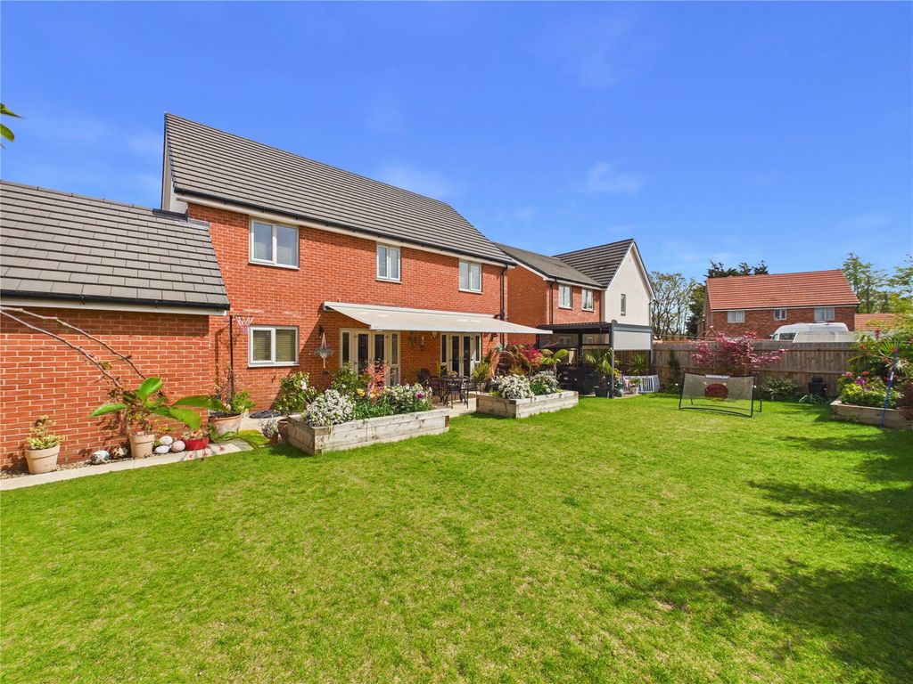 Property photo 2 of 32 Picture No. 29