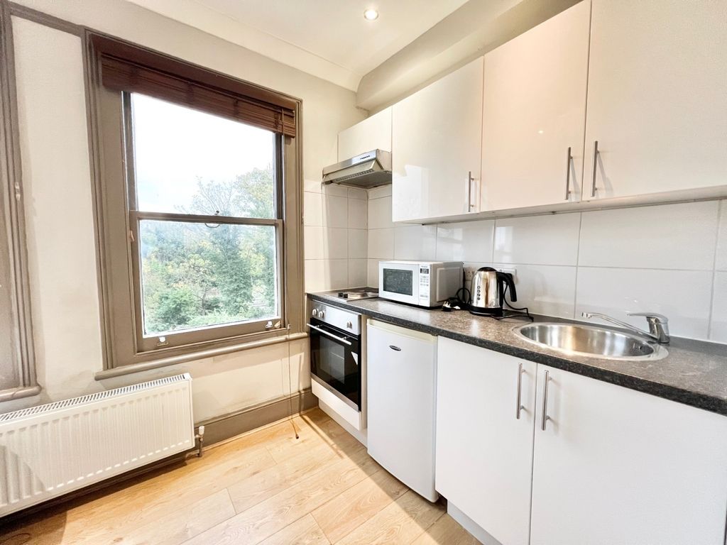 Property photo 3 of 6 Gallery