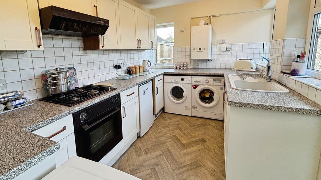 Property photo 2 of 12 Kitchen