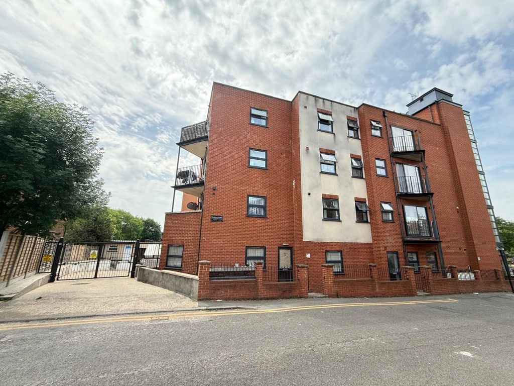 Property photo 1 of 12 5115091