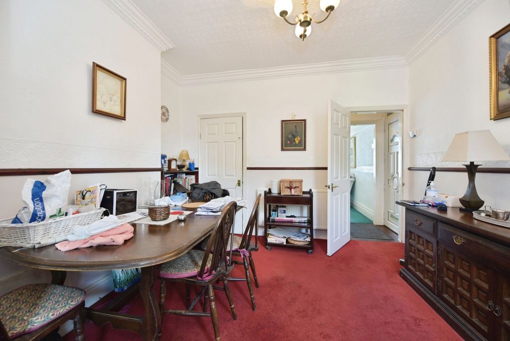 Property photo 3 of 17 Photo