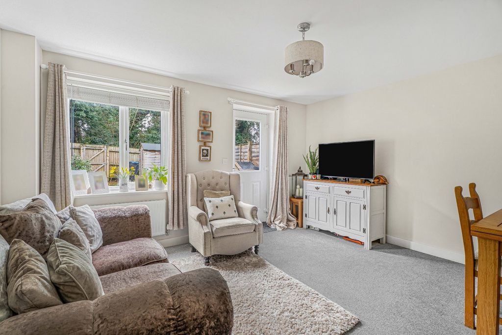 Property photo 3 of 19 Sitting/Dining Room