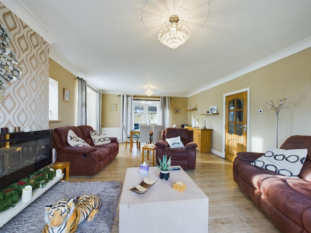 Property photo 3 of 33