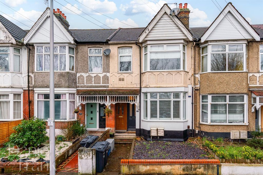 Property photo 1 of 18