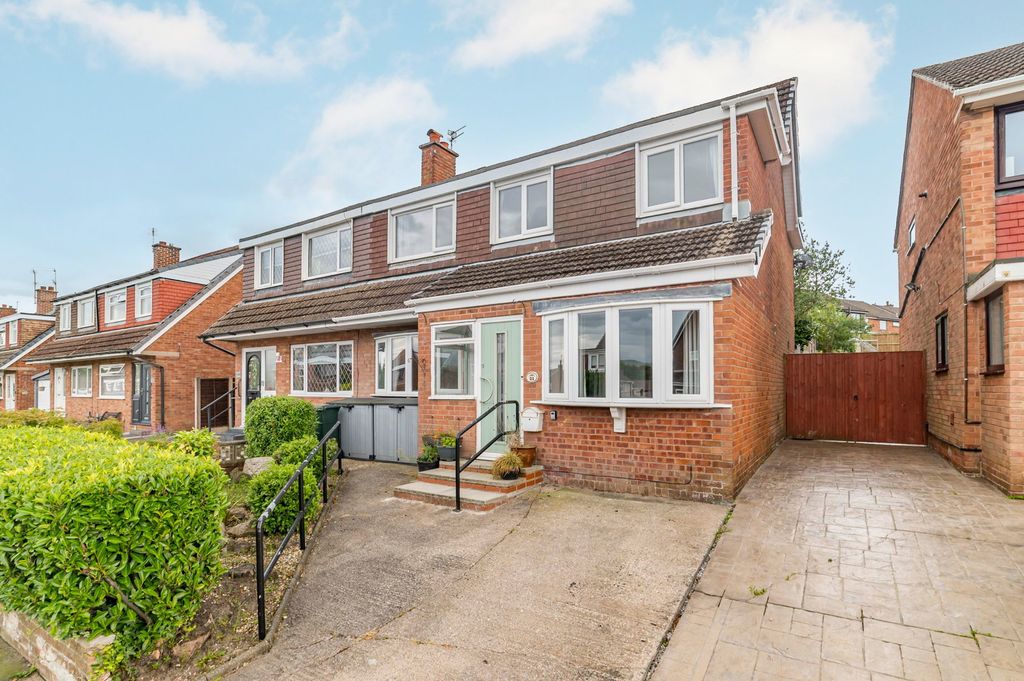 Property photo 1 of 28