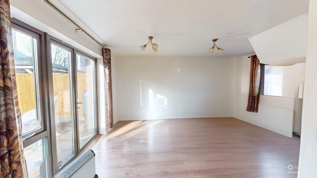 Property photo 1 of 9 Main Image