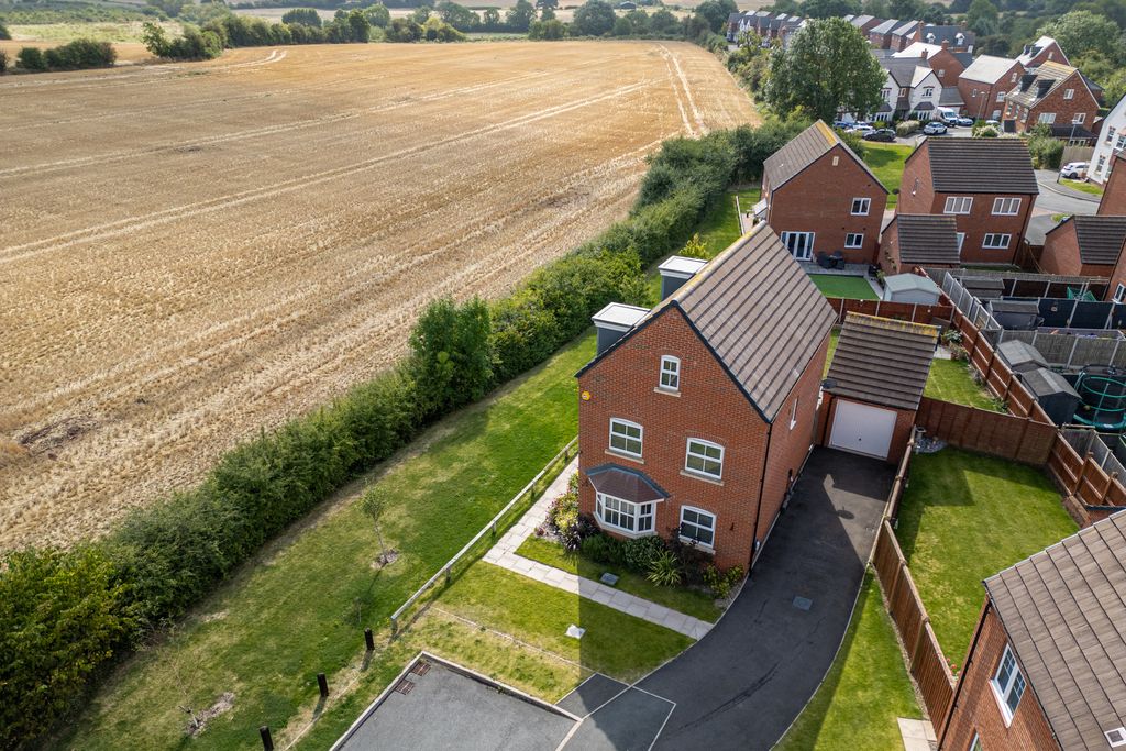 Property photo 1 of 53