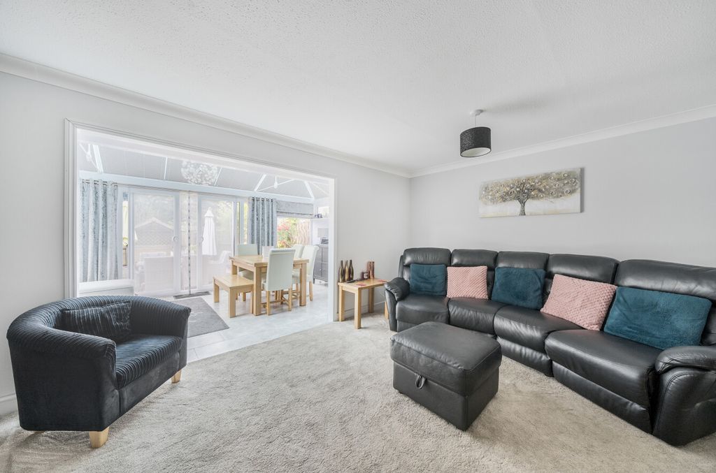 Property photo 3 of 31 1330226-6-68873d9...