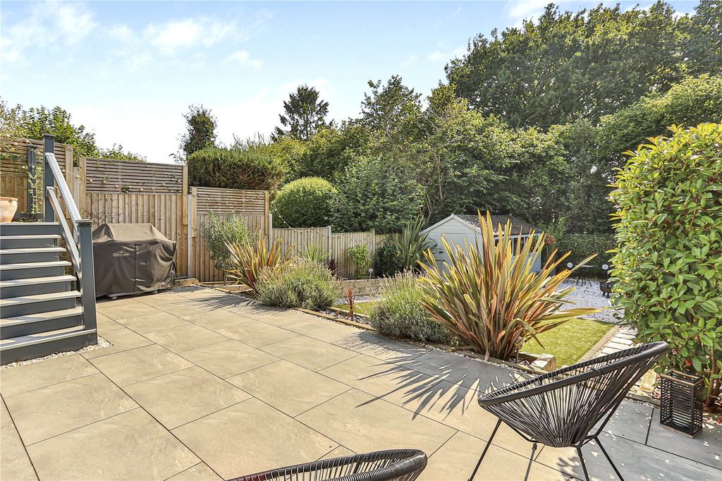 Property photo 3 of 12 Garden