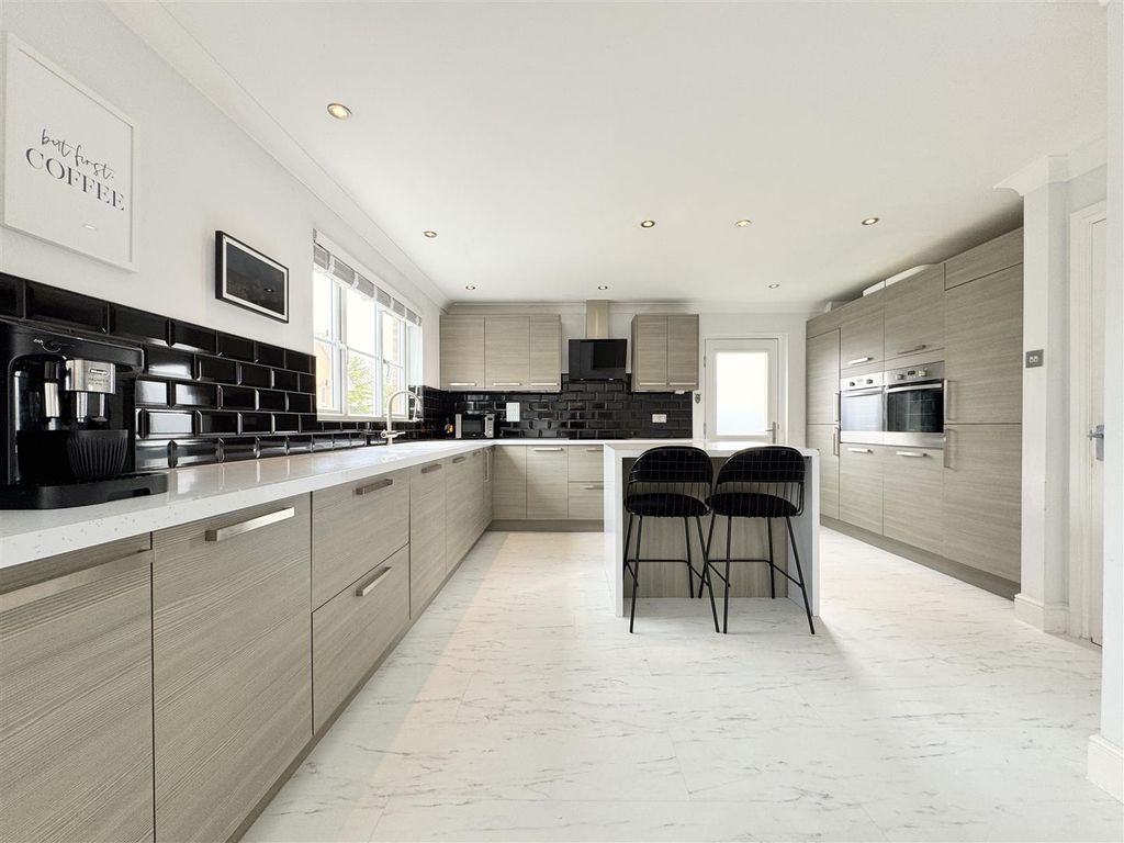 Property photo 2 of 36 Kitchen Diner