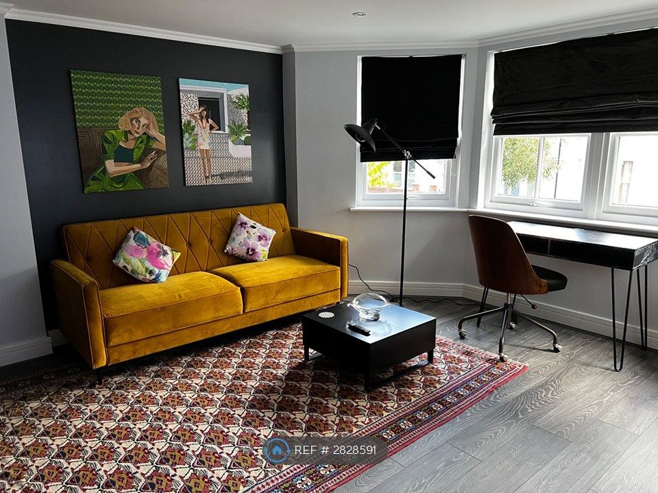 Property photo 1 of 28 Living Room