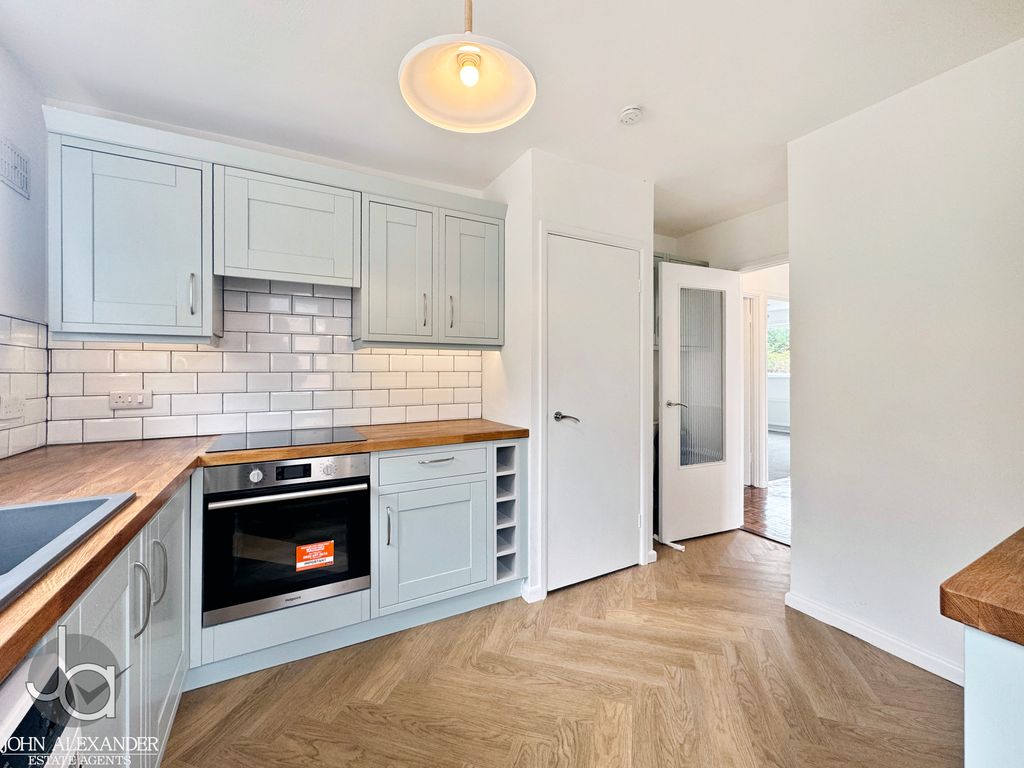 Property photo 3 of 15 Img_13882_2_Original