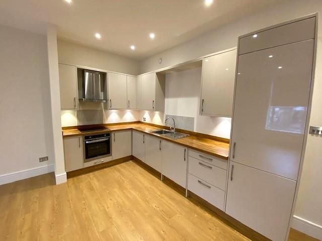 Property photo 2 of 10 F5 Giles Street 3.Jpg