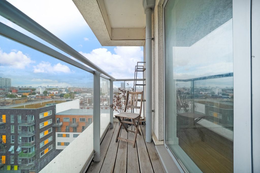 Property photo 3 of 17