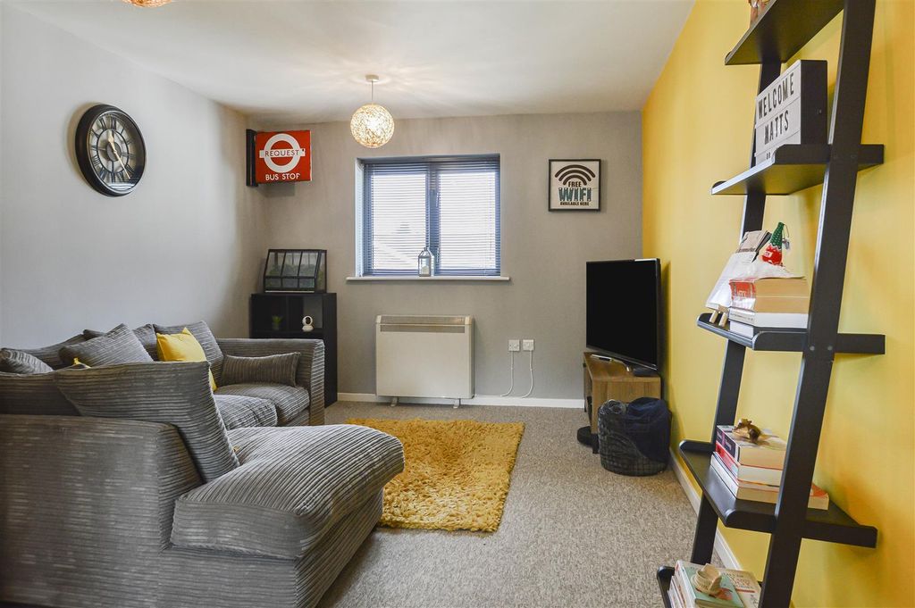 Property photo 3 of 8 5_66086.Jpg