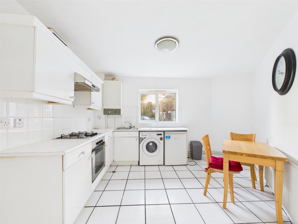 Property photo 2 of 8 Cam04063G0-Pr0144-Still001.Jpg