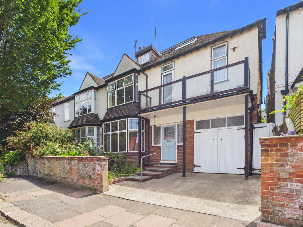 Property photo 1 of 27