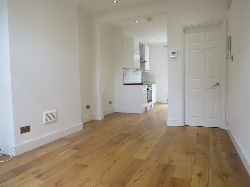 Property photo 2 of 7 Photo 6