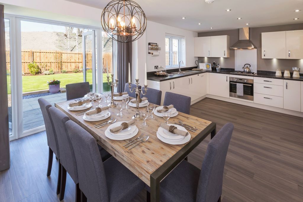 Property photo 2 of 9 Riverside Quarter H7352