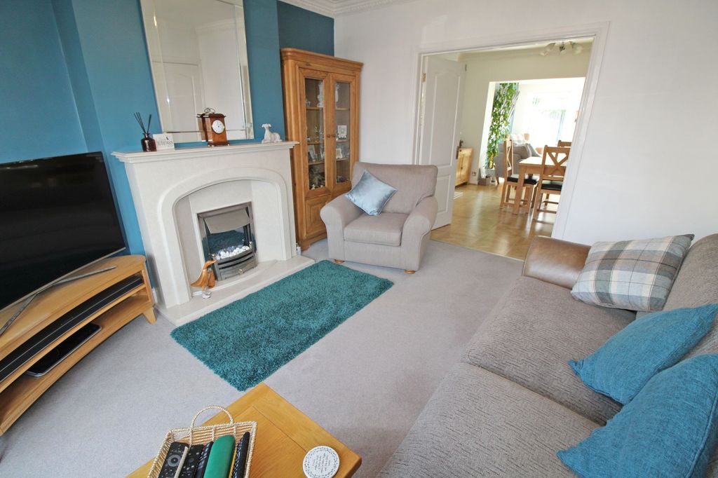 Property photo 2 of 26