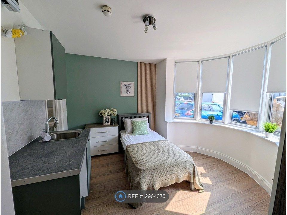 Property photo 1 of 11 Room 1