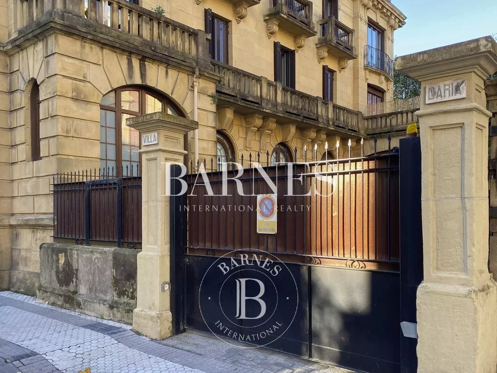 Property photo 2 of 15 Barnes, Avda Francia 6