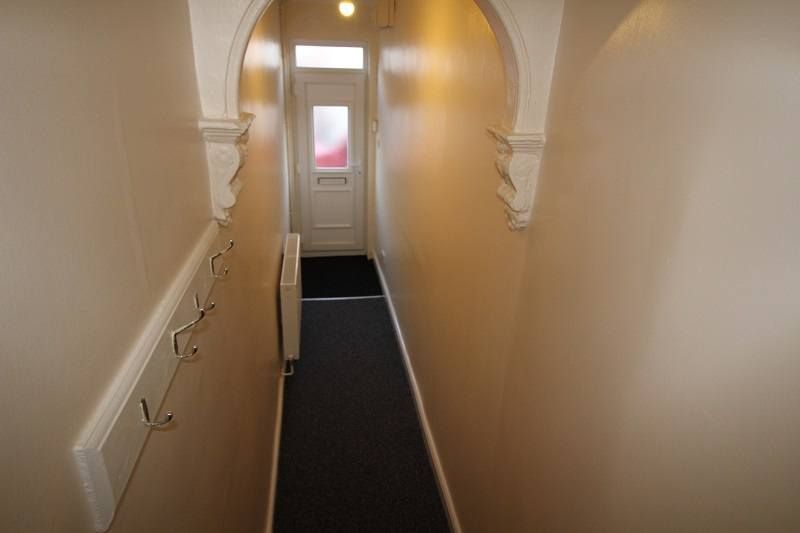 Property photo 2 of 11 Entrance Hall