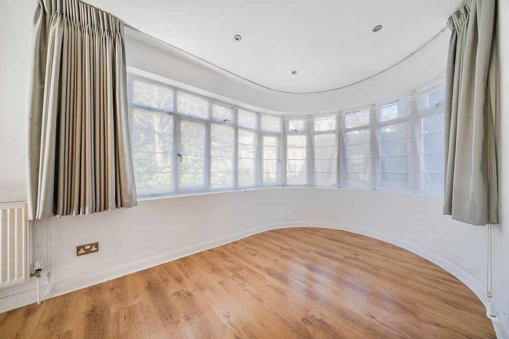 Property photo 2 of 12 Not Specified