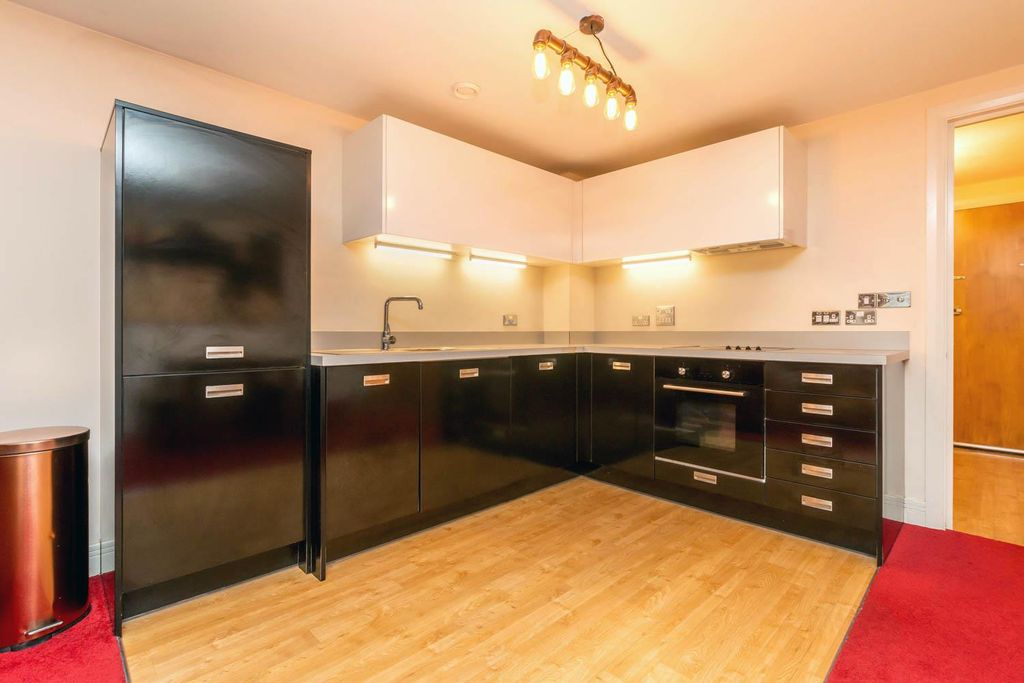 Property photo 2 of 10 Kitchen