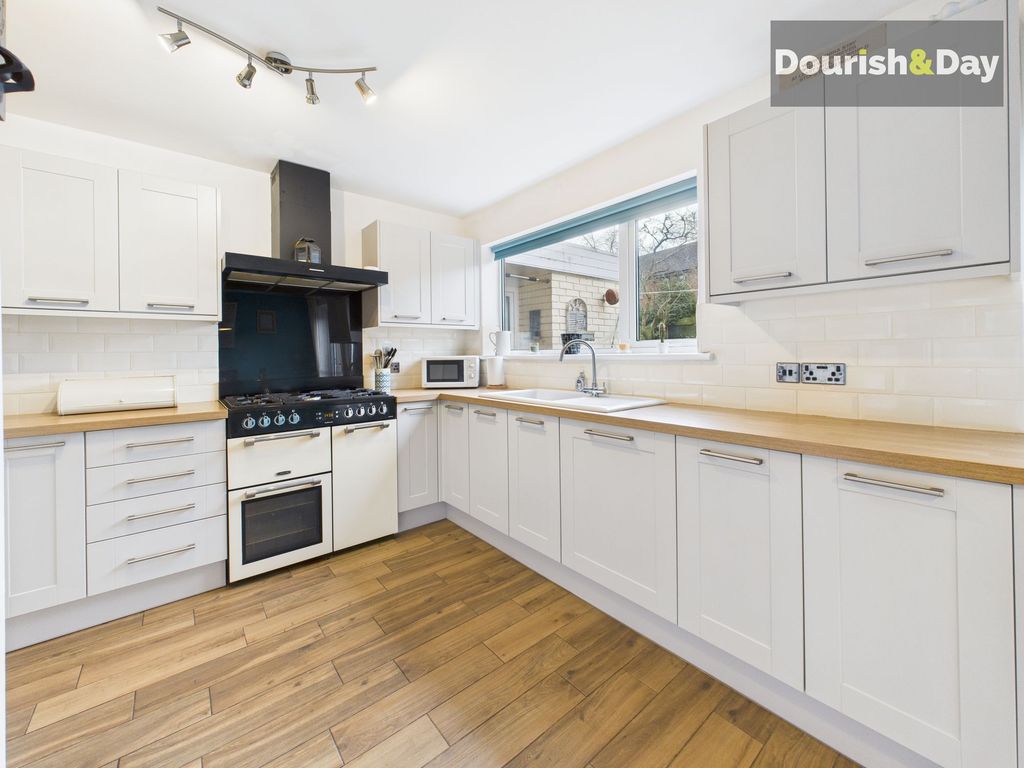 Property photo 3 of 21 Kitchen / Dining Room