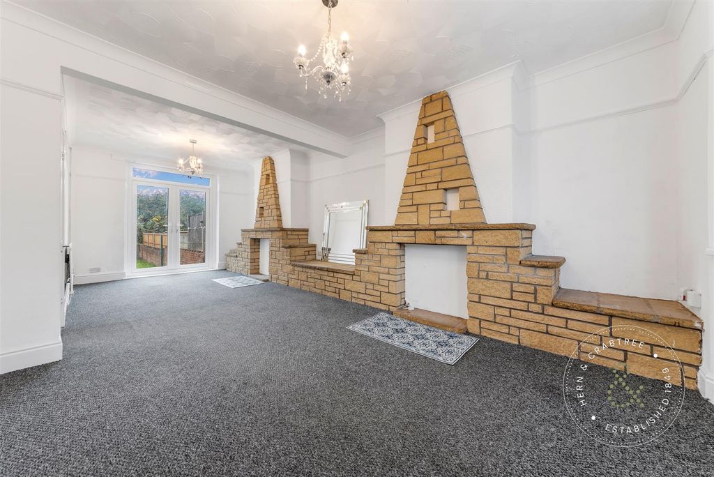 Property photo 3 of 32 Lansdowne-Road-18.Jpg