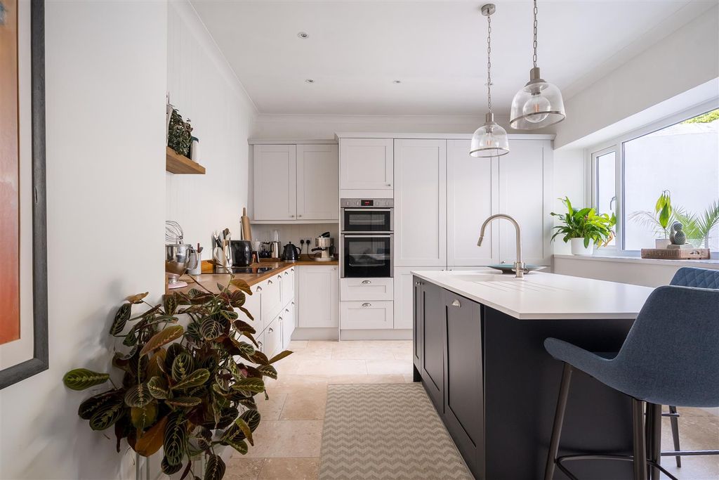 Property photo 1 of 35 Kitchen