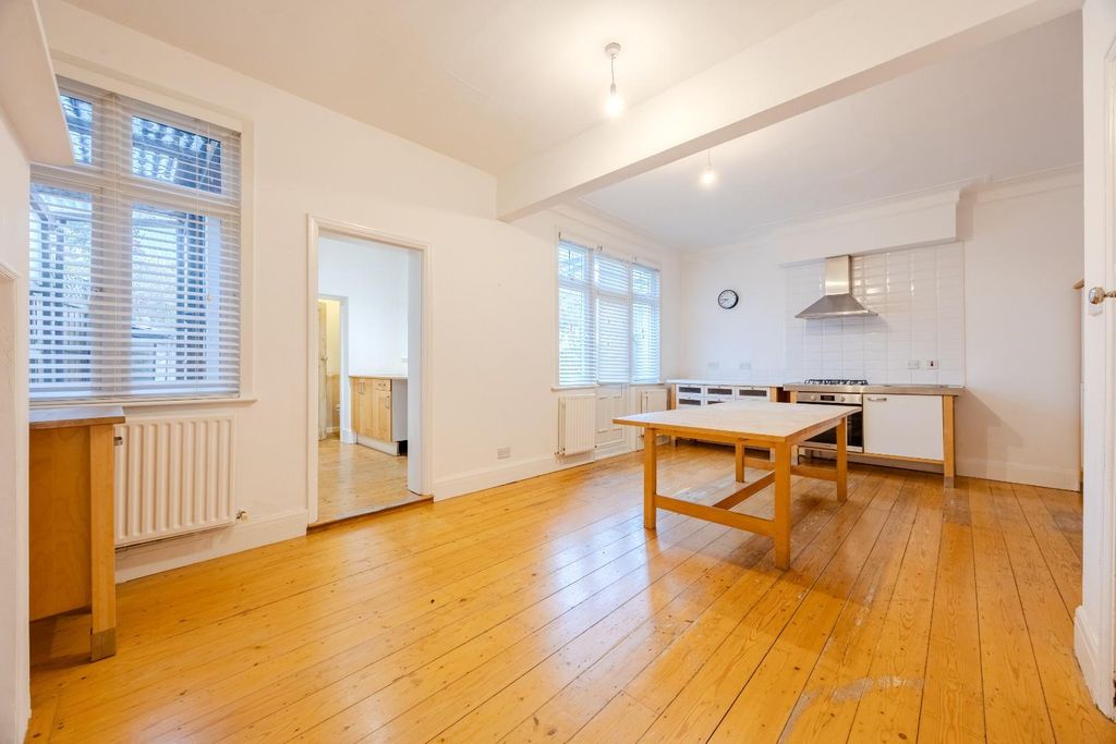Property photo 3 of 29 Kitchen / Diner