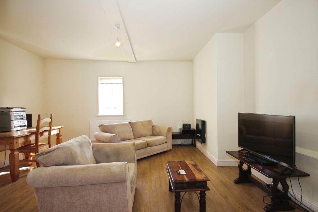 Property photo 2 of 18 Living Room