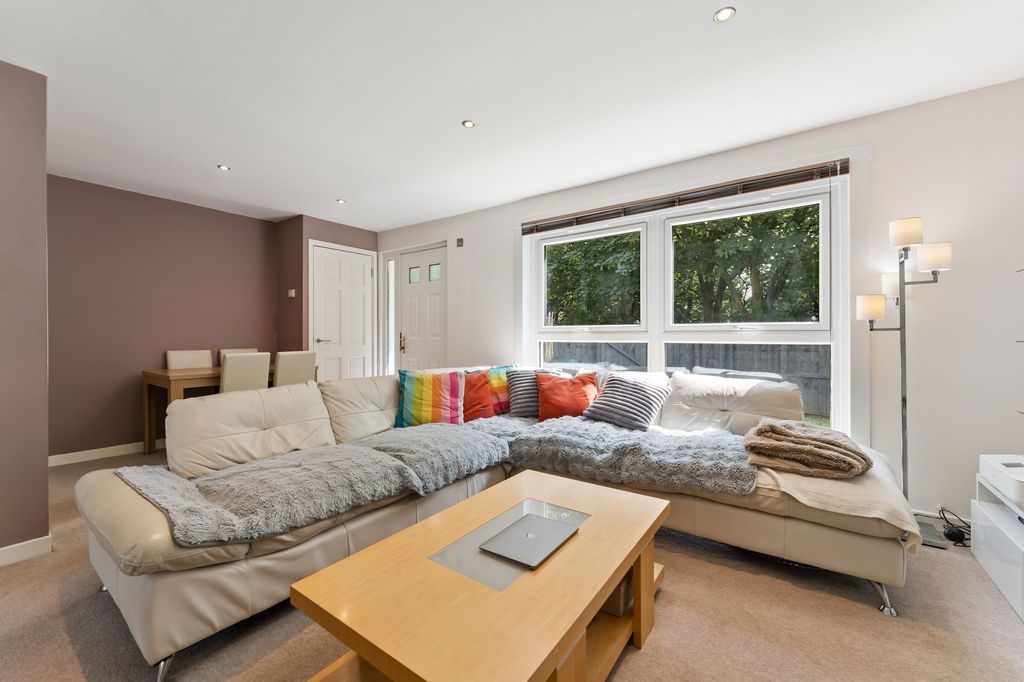 Property photo 2 of 29