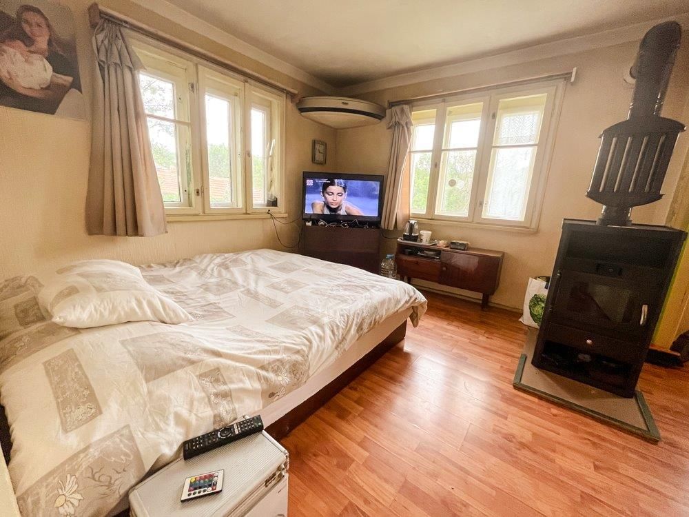 Property photo 1 of 24