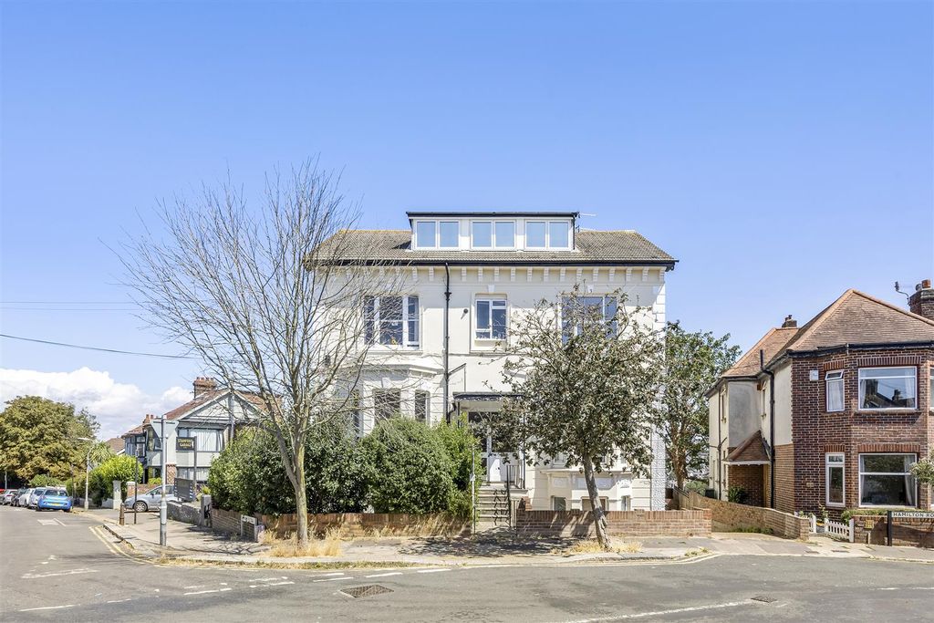Property photo 1 of 13 Stanford Road_48_Flat 1-012.Jpg