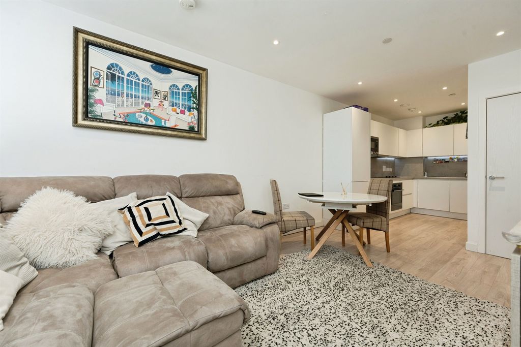 Property photo 2 of 13