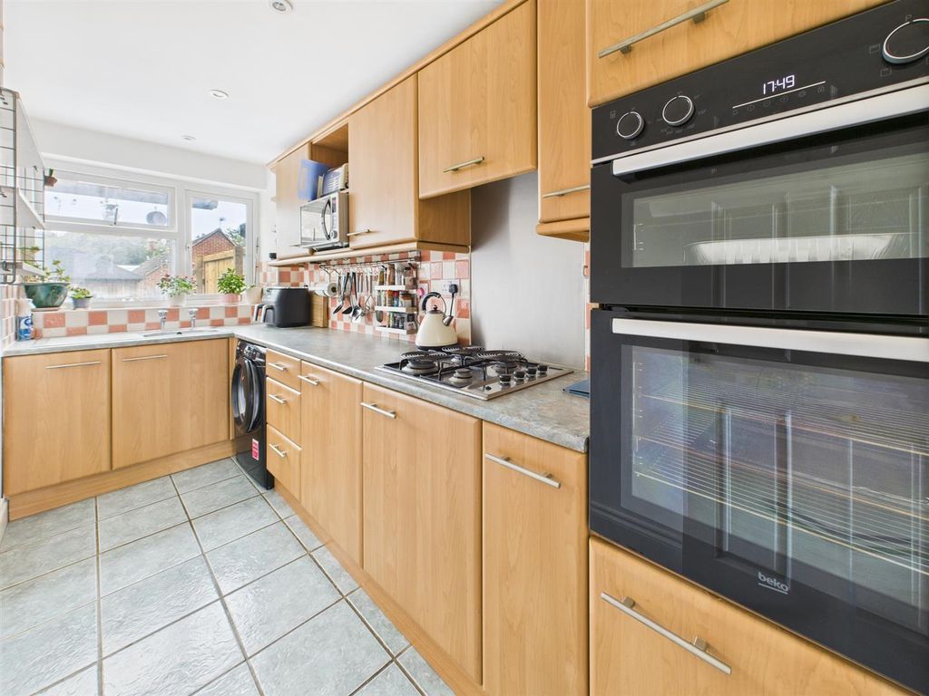 Property photo 3 of 11