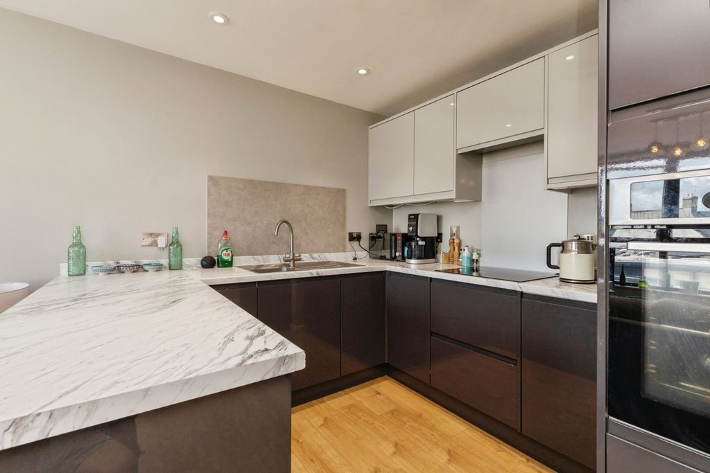 Property photo 2 of 8 Pbox-Img.Jpg