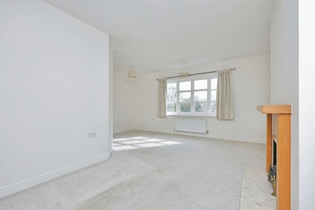 Property photo 3 of 17 Pbox-Img.Jpg