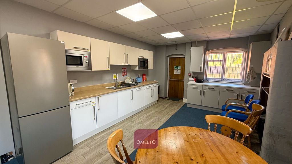 Property photo 3 of 7 Shared Kitchen