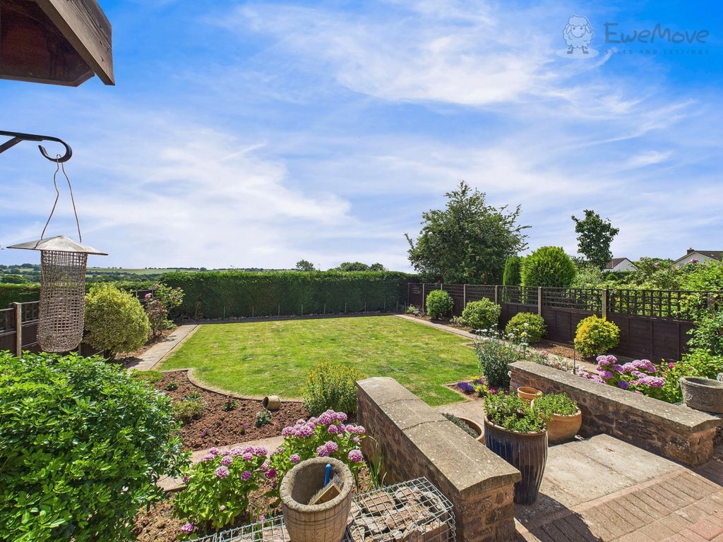 Property photo 1 of 16 Cam03640G0-Pr0054-Still028